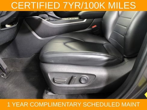Used 2023 Toyota Highlander XLE AWD/4WD image 16