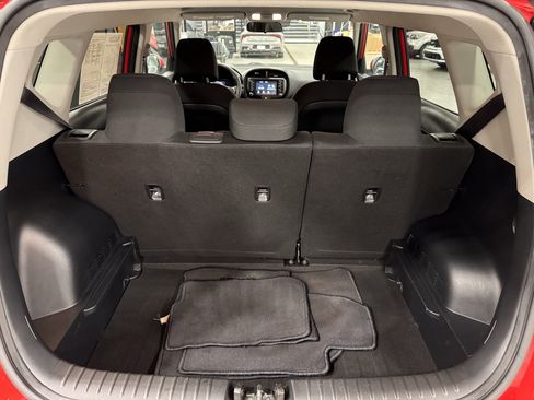 Used 2021 Kia Soul LX image 23