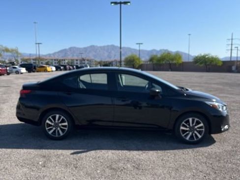 Used 2024 Nissan Versa SV FWD image 4