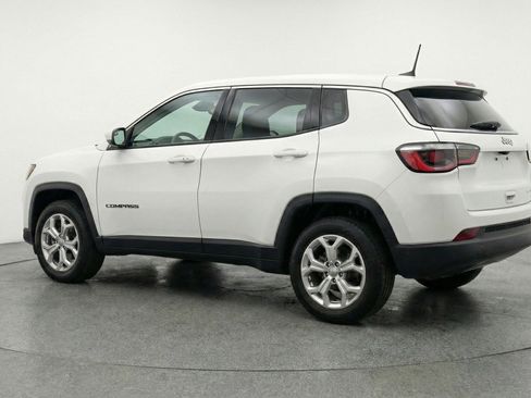 Used 2025 Jeep Compass Latitude image 6