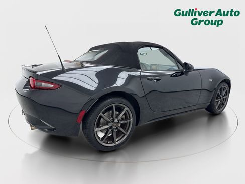 Used 2016 MAZDA MX-5 Miata Club RWD image 9