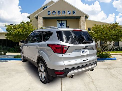 Used 2019 Ford Escape Titanium FWD image 3