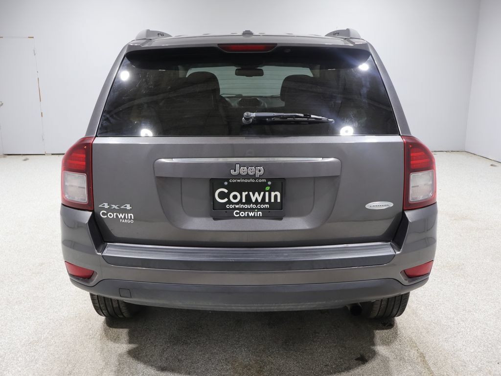 Used 2016 Jeep Compass Latitude AWD/4WD image 3