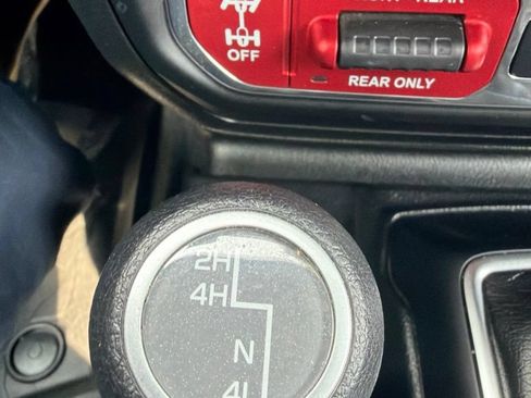 Used 2020 Jeep Wrangler Unlimited Rubicon w/ LED Lighting Group AWD/4WD image 33
