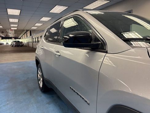 Used 2024 Jeep Compass Latitude AWD/4WD image 7
