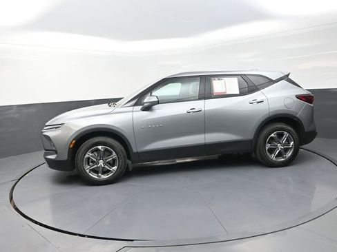 Used 2025 Chevrolet Blazer LT image 53