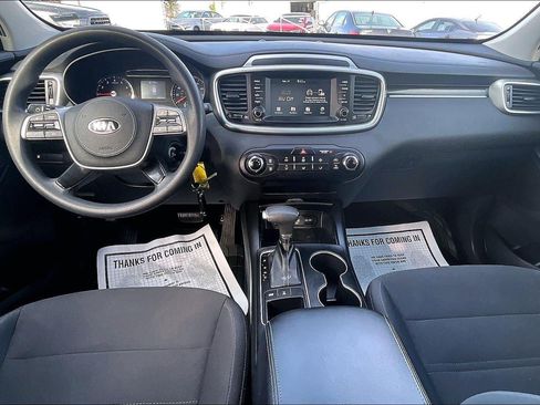 Used 2019 Kia Sorento AWD image 14