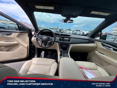 Used 2018 Cadillac XT5 FWD image 26