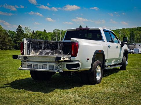Used 2022 GMC Sierra 3500 Denali AWD/4WD image 4