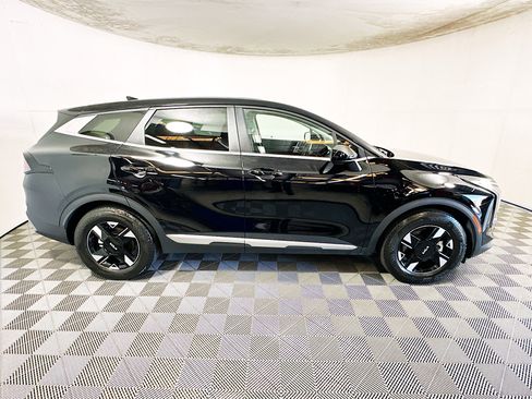 Used 2026 Kia Sportage LX FWD image 2