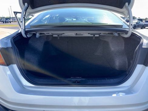 Used 2023 Nissan Altima 2.5 SV FWD image 12