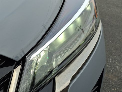 Certified 2024 Nissan Kicks SR w/ SR Premium Package image 9