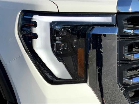 Used 2024 GMC Sierra 2500 SLT w/ SLT Premium Package image 45