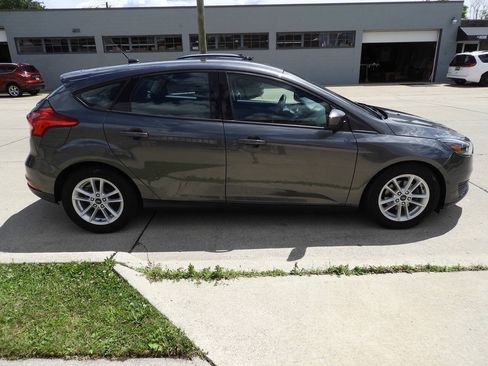 Used 2018 Ford Focus SE FWD image 10