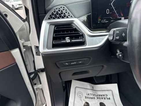 Used 2025 BMW X5 xDrive50e image 12