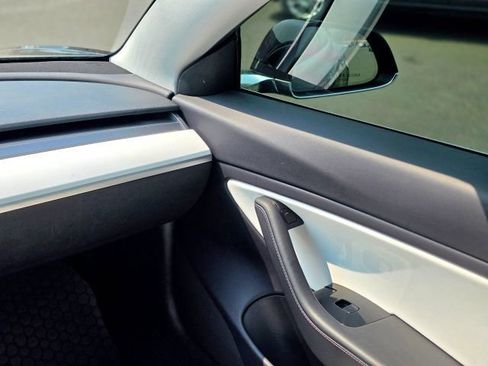 Used 2019 Tesla Model 3 RWD image 28