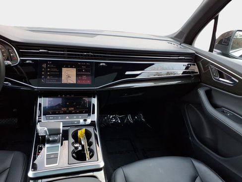 Used 2025 Audi Q7 3.0T Premium Plus image 14