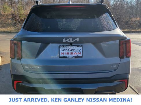 Used 2024 Kia Sorento SX image 4