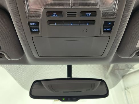 Used 2015 Toyota Highlander XLE image 27