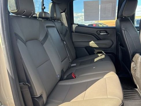 Used 2023 Chevrolet Colorado ZR2 w/ ZR2 Convenience Package III image 16