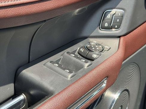 Used 2022 Ford Expedition Limited AWD/4WD image 19