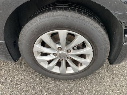 Used 2018 Chrysler Pacifica Touring-L FWD image 23