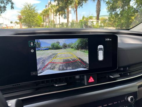 Used 2026 Kia Carnival FWD image 27