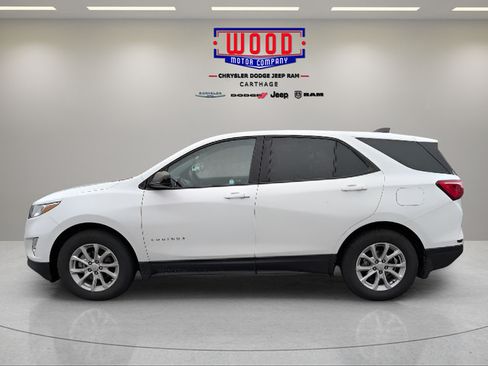 Used 2020 Chevrolet Equinox LS w/ LS Convenience Package FWD image 9