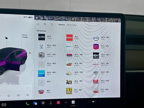 Used 2025 Tesla Model Y Long Range image 21