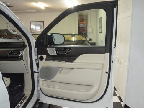 Used 2020 Lincoln Navigator Black Label AWD/4WD image 25