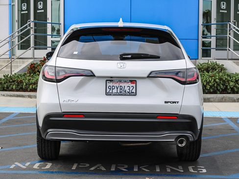 Certified 2025 Honda HR-V Sport image 8