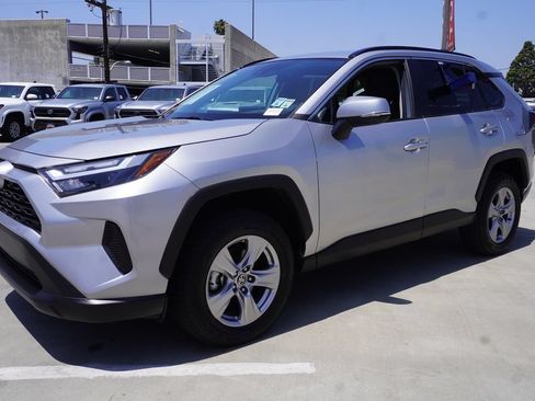 Used 2025 Toyota RAV4 XLE FWD image 4