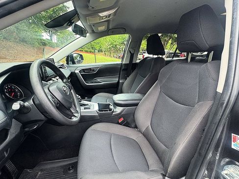 Certified 2022 Toyota RAV4 LE AWD/4WD image 9