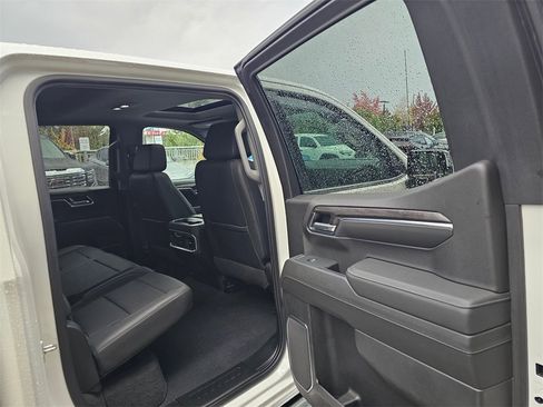 Used 2022 Chevrolet Silverado 1500 LTZ image 14