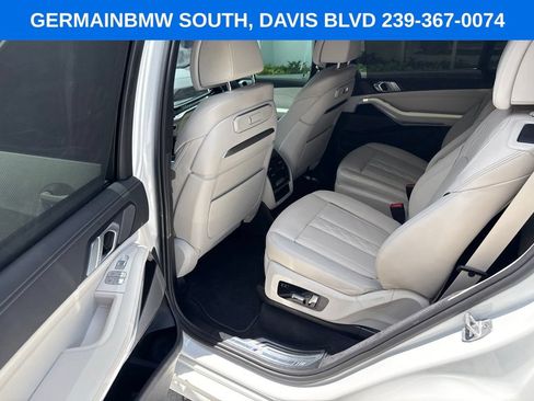 Used 2025 BMW X7 M60i AWD/4WD image 40