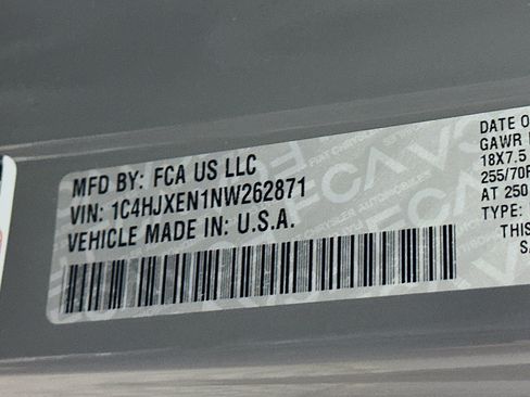 Used 2022 Jeep Wrangler Unlimited Sahara AWD/4WD image 12