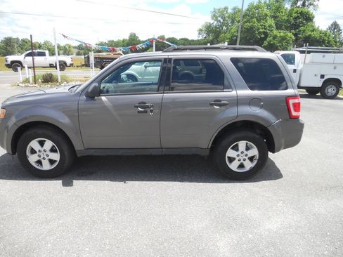 Used 2011 Ford Escape XLT w/ 202A Rapid Spec Order Code FWD image 10