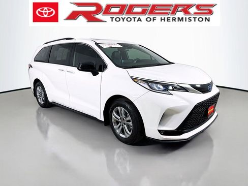 Certified 2023 Toyota Sienna XSE w/ XSE Plus Package AWD/4WD image 1