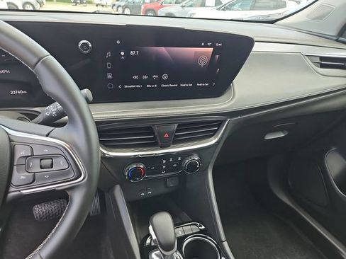 Used 2025 Buick Encore GX Preferred FWD image 11