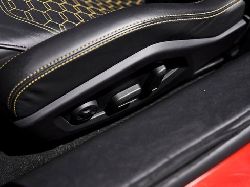 Used 2023 Lamborghini Huracan EVO RWD image 34