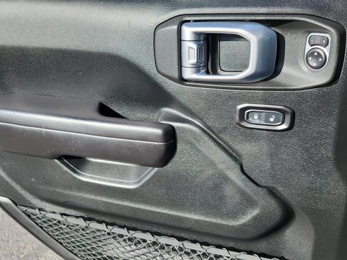 Used 2020 Jeep Wrangler Sport AWD/4WD image 8