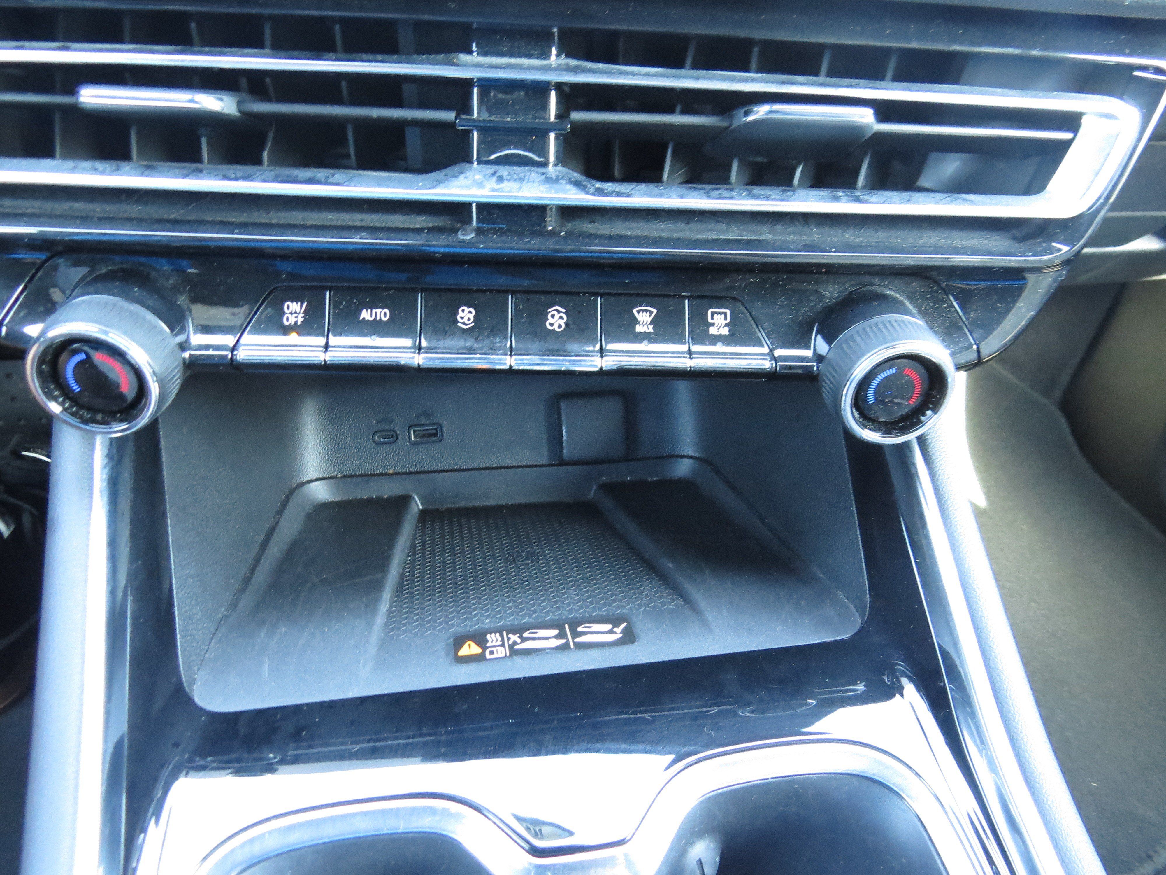 Used 2026 Chevrolet Traverse LT w/ Driver Confidence Package FWD image 36