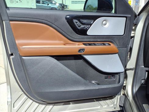 Used 2023 Lincoln Aviator Reserve w/ Equipment Group 201A image 20