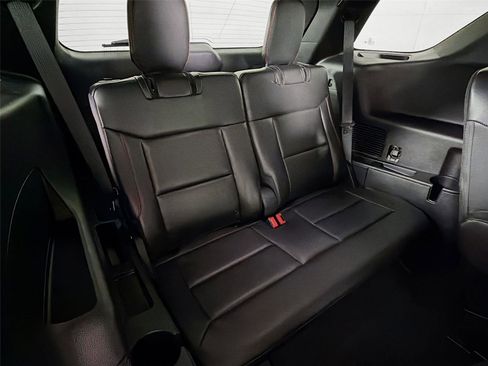 Used 2022 Ford Explorer ST-Line image 27