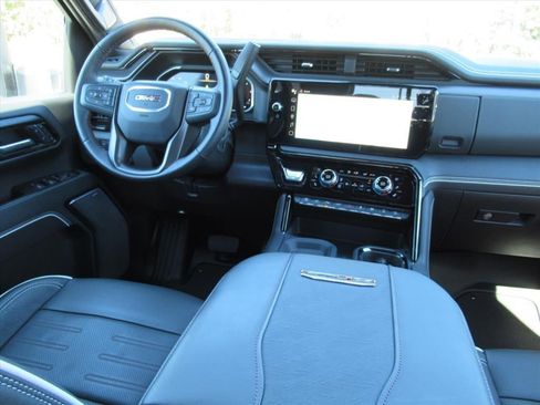 New 2026 GMC Sierra 2500 AT4X AWD/4WD image 17