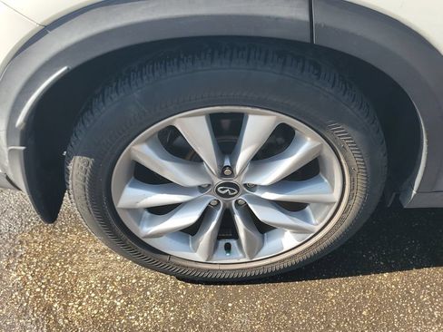 Used 2019 INFINITI QX50 Essential w/ Proassist Package FWD image 8