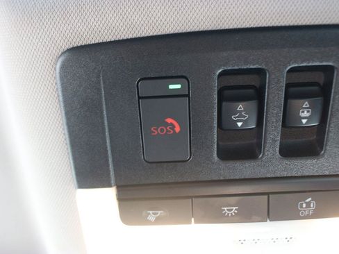 Used 2022 Nissan Rogue Platinum w/ Head-Up Display Package FWD image 33