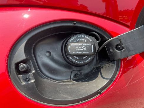 Used 2019 Volkswagen Beetle 2.0T FWD image 17