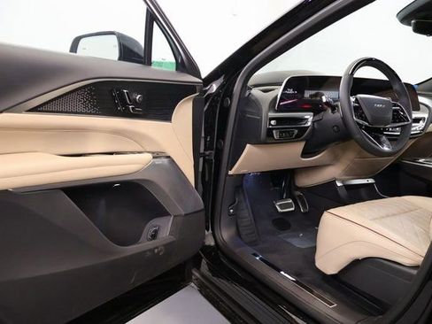 New 2026 Cadillac Lyriq V image 6