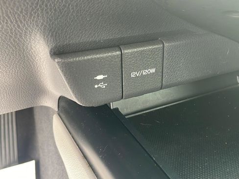 Used 2018 Toyota Camry LE w/ Convenience Package FWD image 20